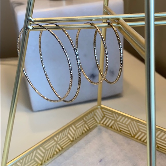 2 pair hoop earrings - Picture 1 of 2